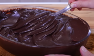 Recheio De Chocolate Que Da Agua Na Boca!