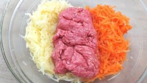 Hambúrguer de Carne Moída com Batata e Cenoura