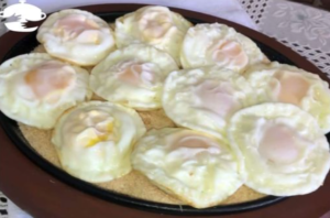 Descubra aqui porque o ovo frito de restaurante fica tão gostoso e diferente