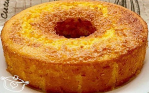 Bolo de milho sem farinha e sem leite feito no liquidificador, super leve e fofinho