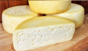 Queijo colonial caseiro