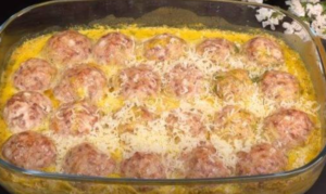 Almôndegas cozidas ao molho no forno