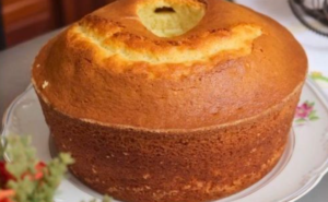 Bolo de Vó simples e fofinho