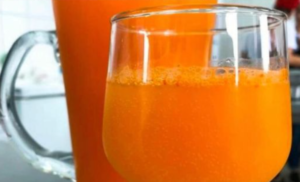 Essa Fanta caseira é maravilhosa, só tomo esse refrigerante, faço 2 litros e deixo na geladeira