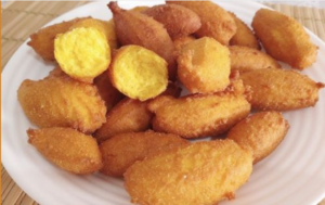 Bolinho de chuva de fubá levinho sequinho e perfeito para o lanche
