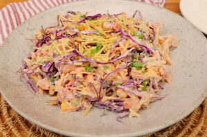 A Salada de Churrasco MAIS GOSTOSA e FÁCIL que Você Já Viu! 🍴🔥